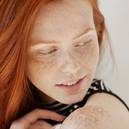Con l'arrivo della bella stagione, è fondamentale proteggere la nostra pelle dai danni causati dai raggi solari. Leggi i consigli di Nubra Medica